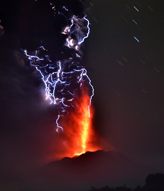 Volcán Calbuco (Abril 2015). Fuente: ATP